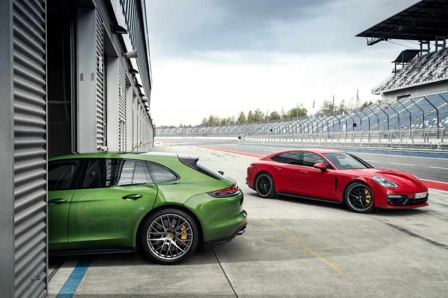  Porsche Panamera GTS (971) 2018 года  (WW) (фото 6 из 42)